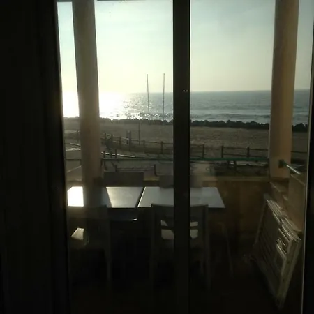 Au Bord De L'eau Апартаменты